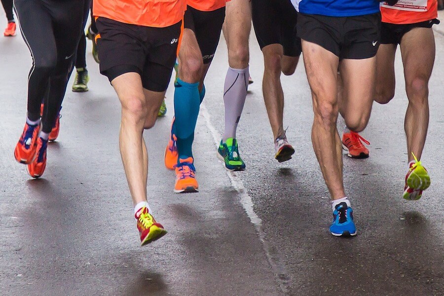 Persone che corrono