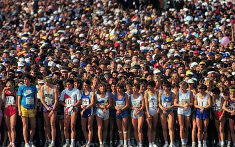 Numerosi partecipanti ad una maratona